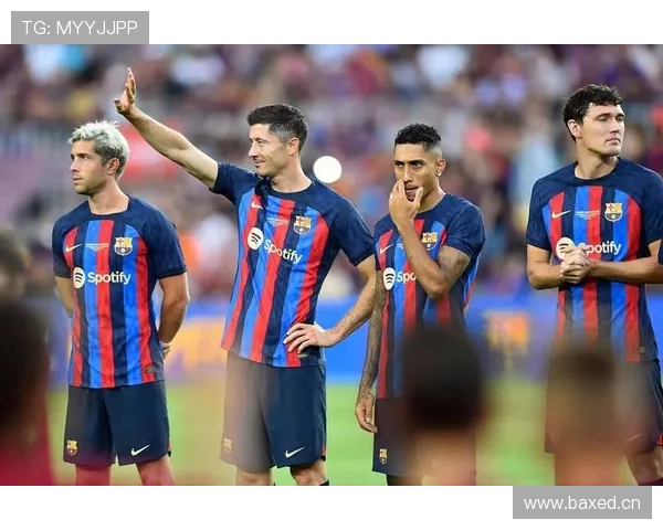 巴萨进攻体系过度依赖边路,战术局限性对争冠形势产生潜在影响。 巴萨进攻体系过度依赖边路,战术局限性对争冠形势产生潜在影响。